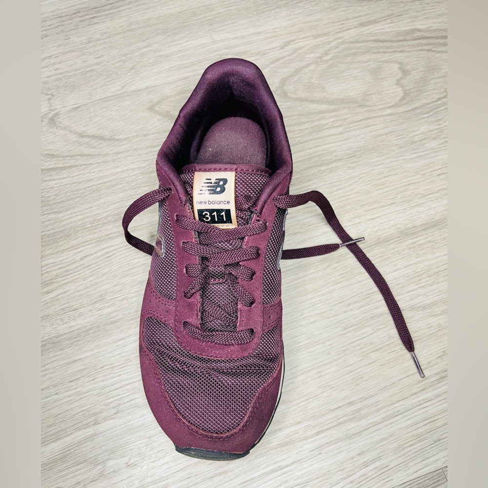 New Balance 311 Women’s Maroon and Rose Gold Suede Leather Sneakers Sz 9 - Picture 7 of 10